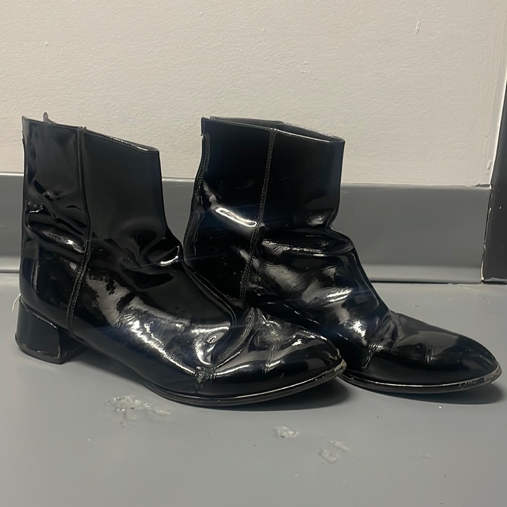 Stuart Weitzman patent leather black short boots 8